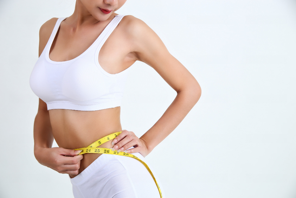 مقارنة بين عمليات شفط الدهون وشد البطن